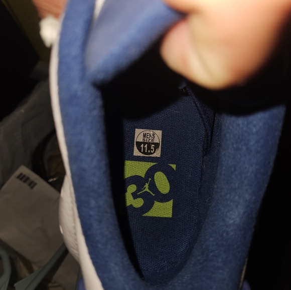 Glasses and shoes - Picture 5 of 16